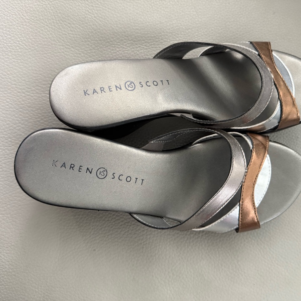 Karen Scott Women's Silver and Brown Sandals brand new never worn